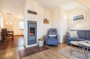 Wohnzimmer mit Kamin